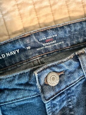 Old Navy Women’s Extra High-Rise CURVY Straight Jeans